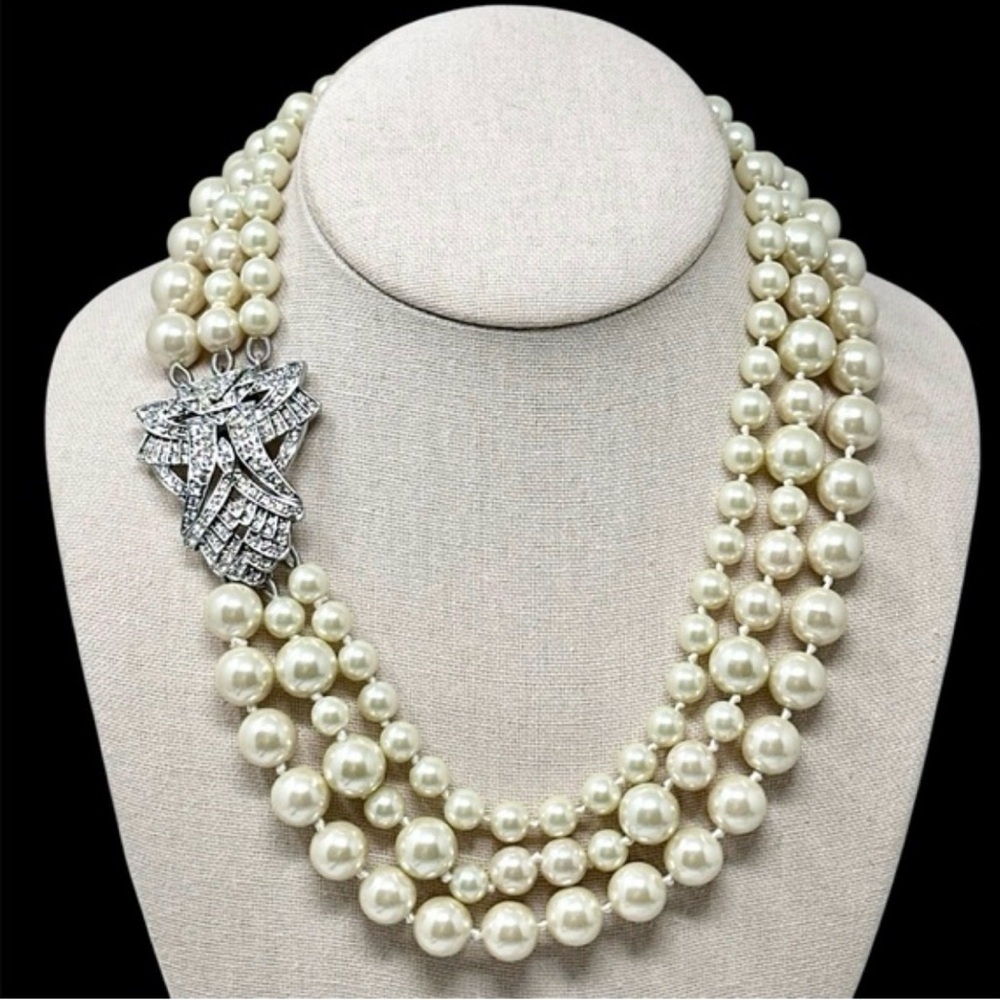 Stella & Dot daisy 3-row faux pearl necklace Art Deco-rhinestone & silver-tone